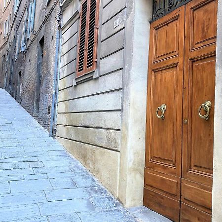 Casa Stella- A Due Passi Dal Corso Di Siena Διαμέρισμα Εξωτερικό φωτογραφία