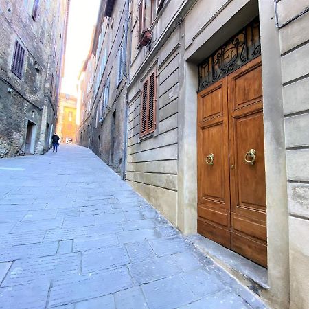 Casa Stella- A Due Passi Dal Corso Di Siena Διαμέρισμα Εξωτερικό φωτογραφία