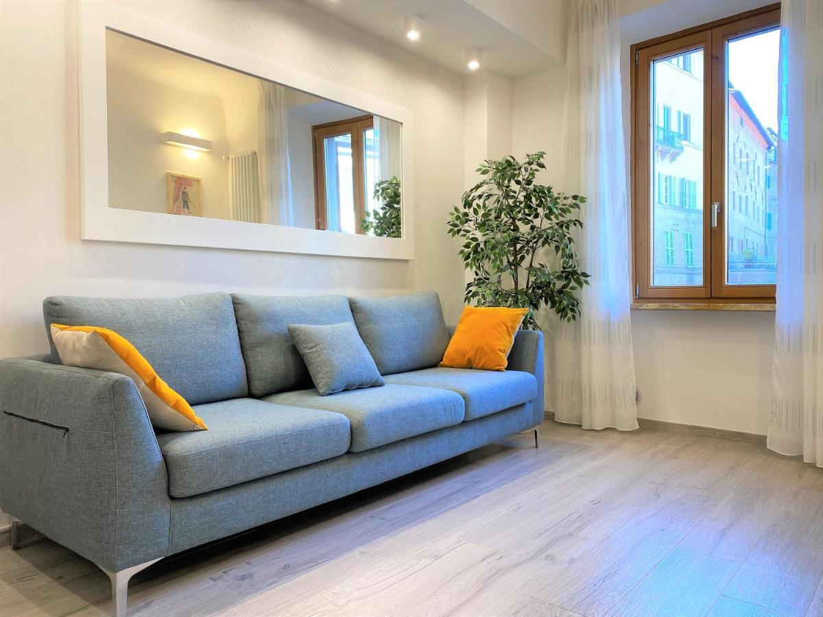 Casa Stella- A Due Passi Dal Corso Di Siena Διαμέρισμα Εξωτερικό φωτογραφία