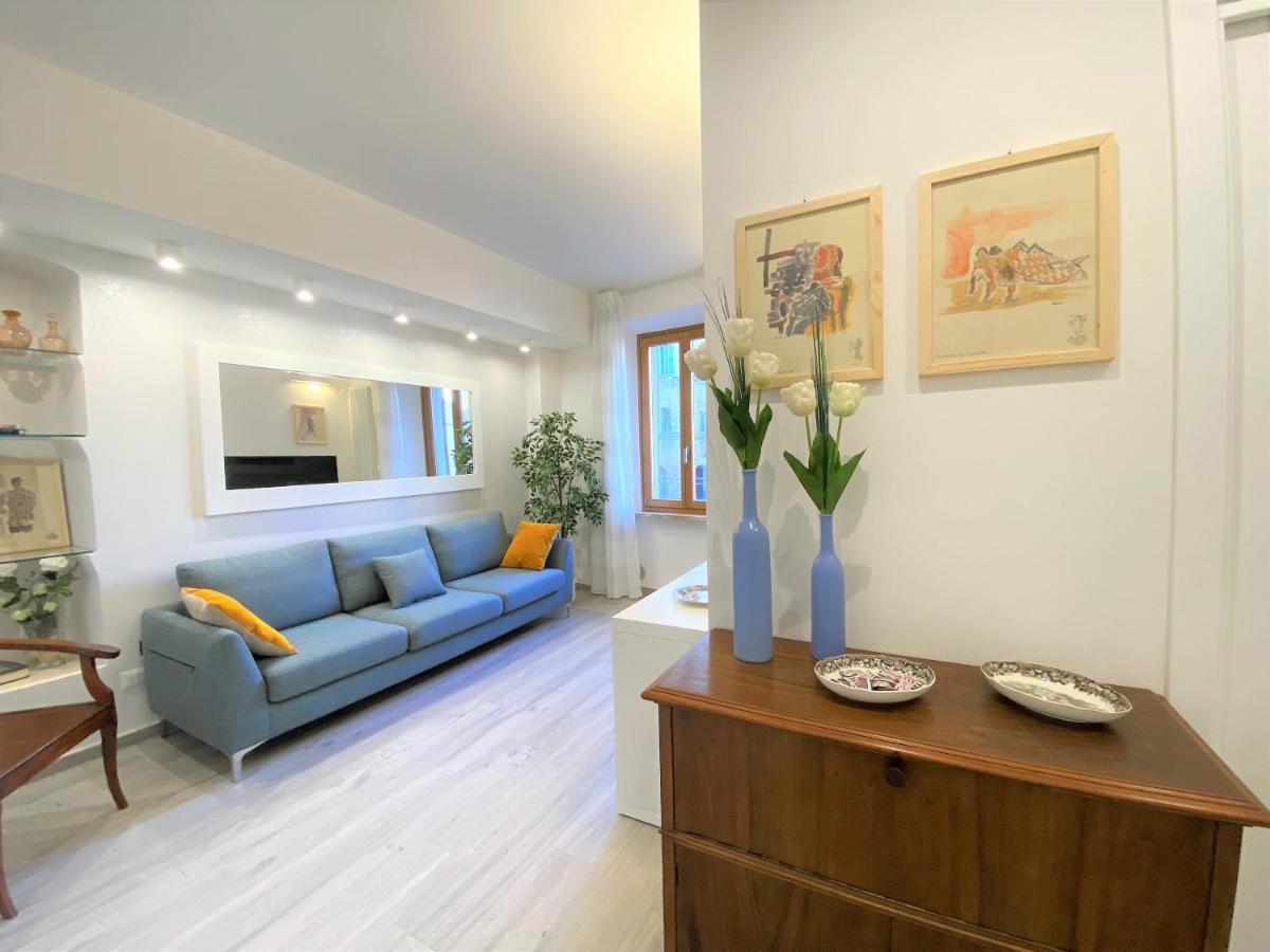 Casa Stella- A Due Passi Dal Corso Di Siena Διαμέρισμα Εξωτερικό φωτογραφία