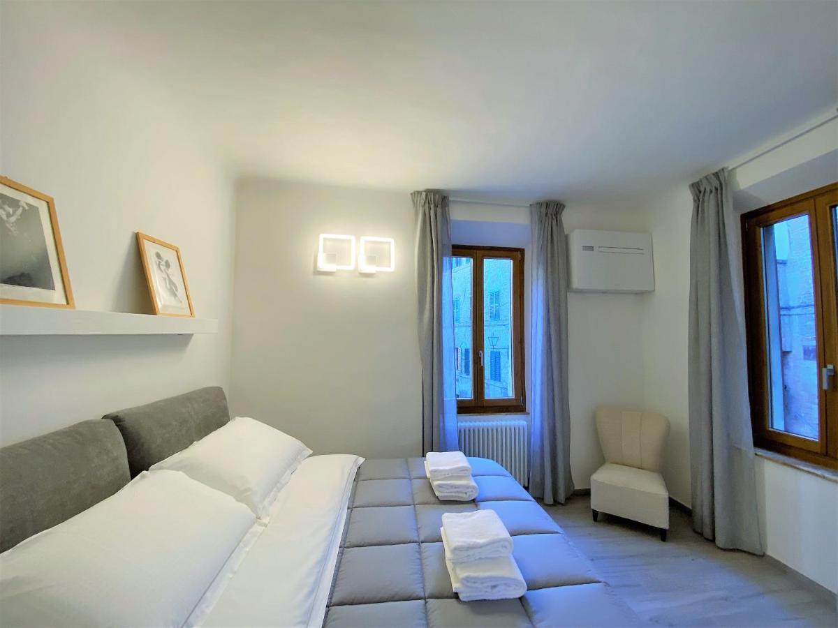 Casa Stella- A Due Passi Dal Corso Di Siena Διαμέρισμα Εξωτερικό φωτογραφία